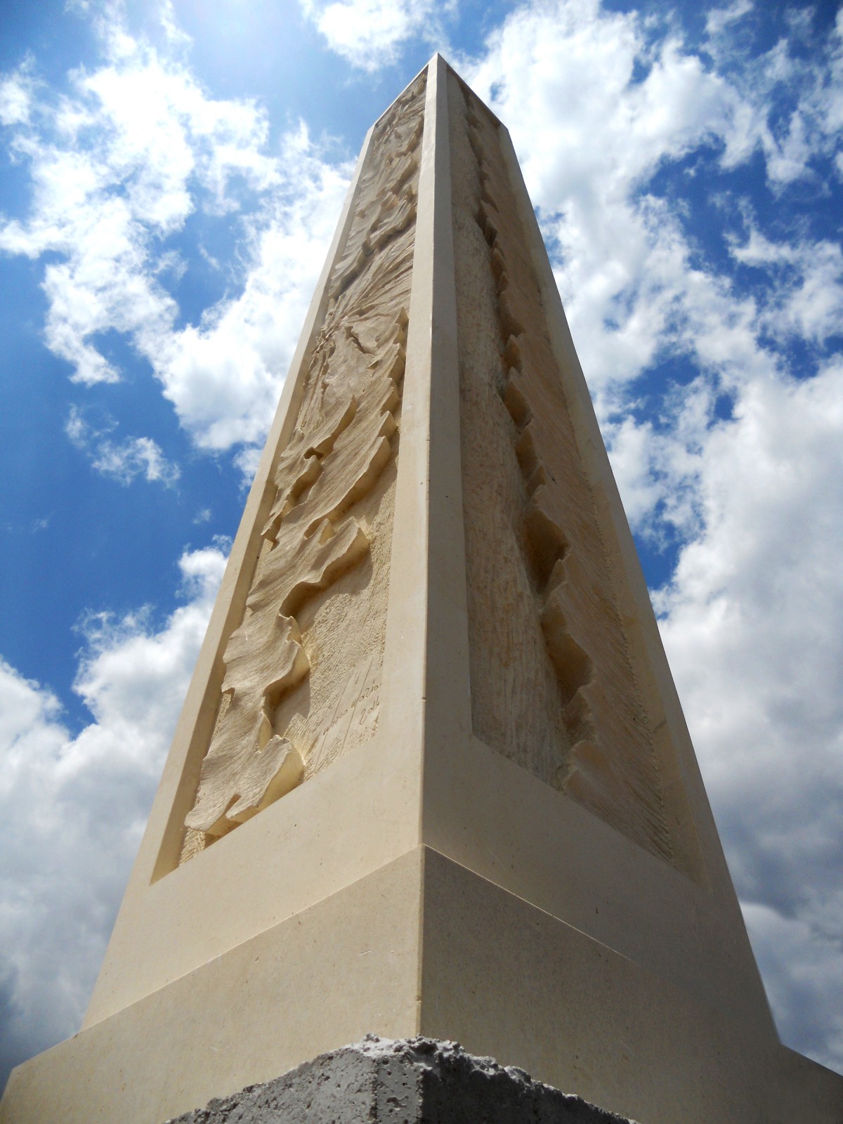 a[MAR]e amare di Marco Mariano scultura Lecce