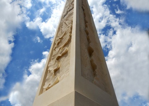 a[MAR]e amare di Marco Mariano scultura Lecce
