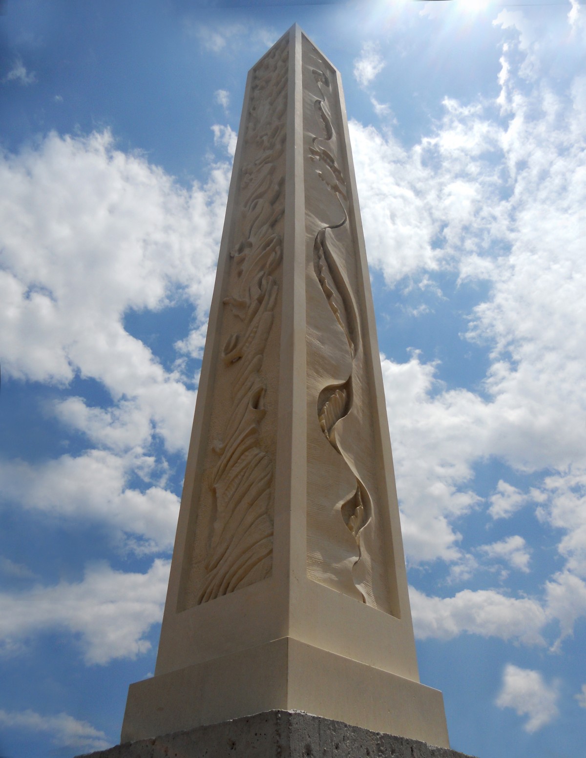 a[MAR]e amare di Marco Mariano scultura Lecce